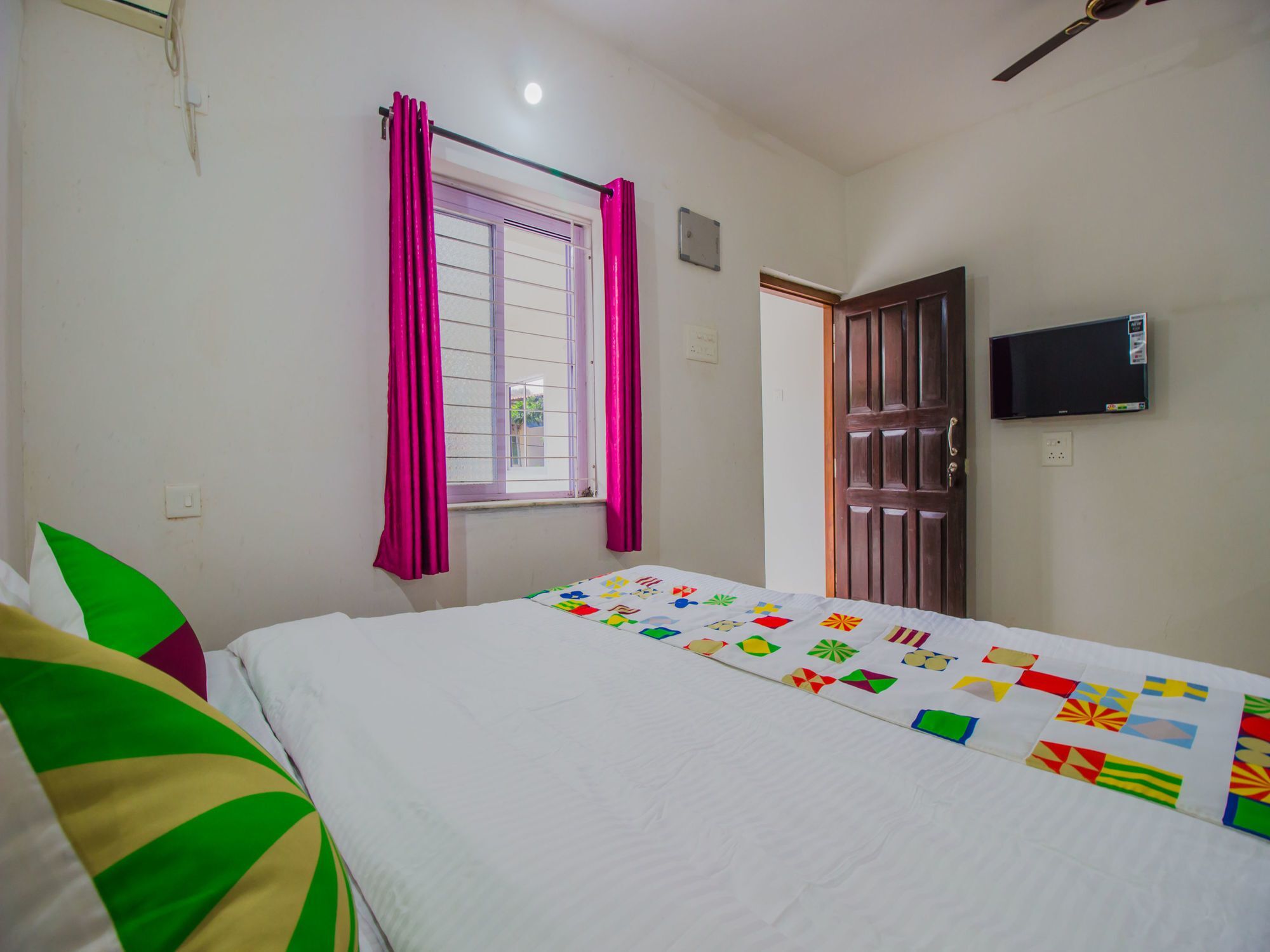 Oyo 13098 Home Studio Siolim Exterior photo